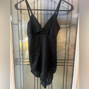 SKIMS Barely There Scoop Bodysuit in Onyx- Size Medium
